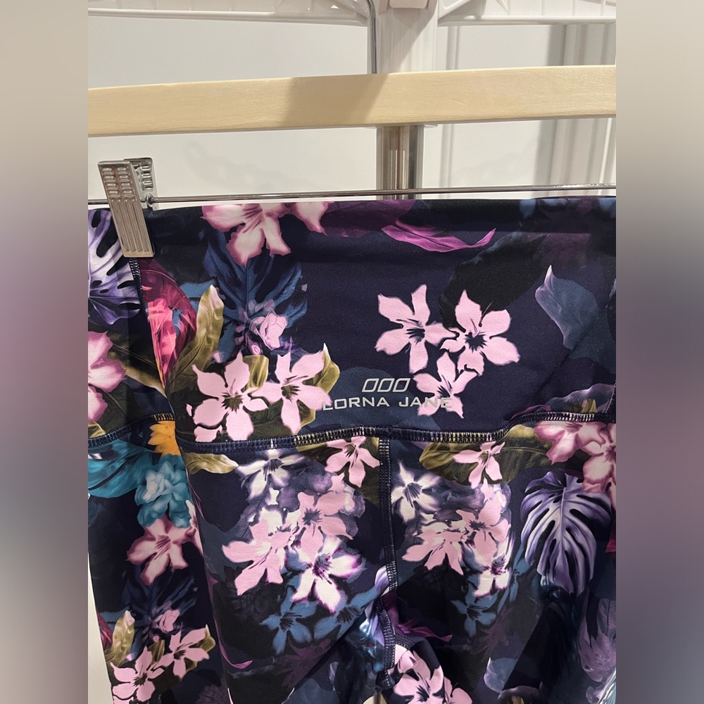 LORNA JANE Womens Size M HyperBloom Ankle Biter Leggings Navy Floral - Picture 7 of 9